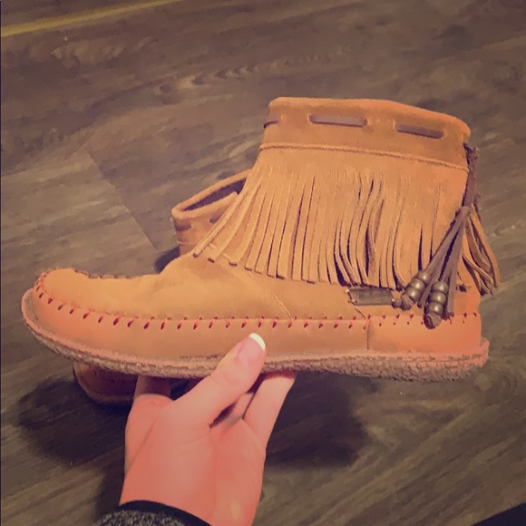 Woolrich Shoes - 🆕Woolrich Suede Tassel Moccasins